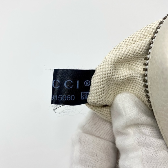 Authentic Gucci Grained Calfskin Logo Messenger Bag - Picture 13 of 15